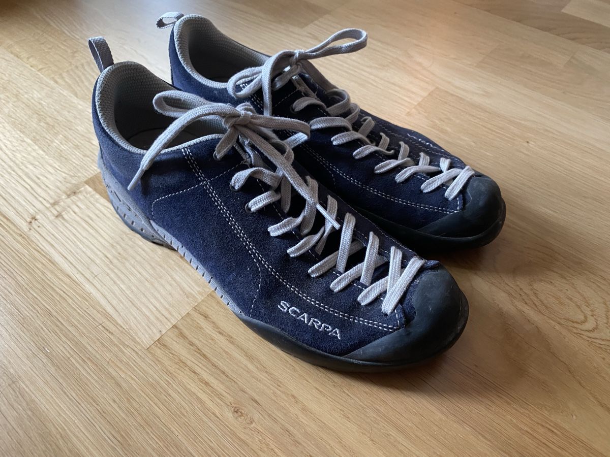 Scarpa Chaussures femmes: Scarpa Trekkingschuh, dunkelblau, Grösse 41 – D'occasion à Zürich par Larissarah