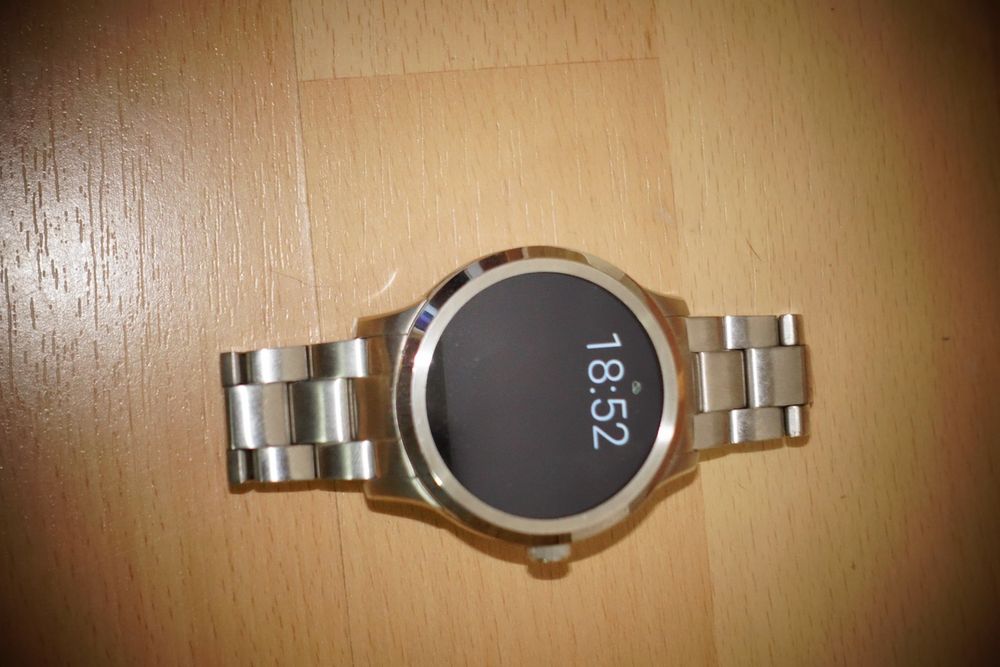 Fossil smartwatch outlet dw1