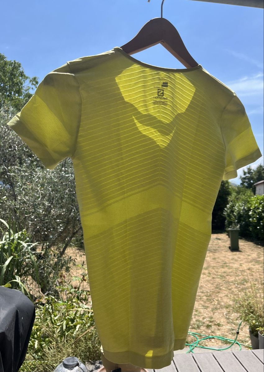 Salomon T-shirt: Tee-shirts sport  – Usato da La Neuveville venduto da VivreLibre 1