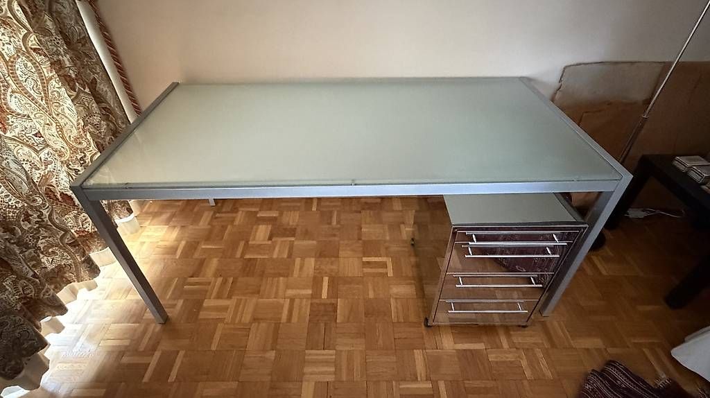 Schreibtische: Table de bureau en verre avec caisson tiroirs de rangement – Gebraucht aus Genève von Ninah71 1