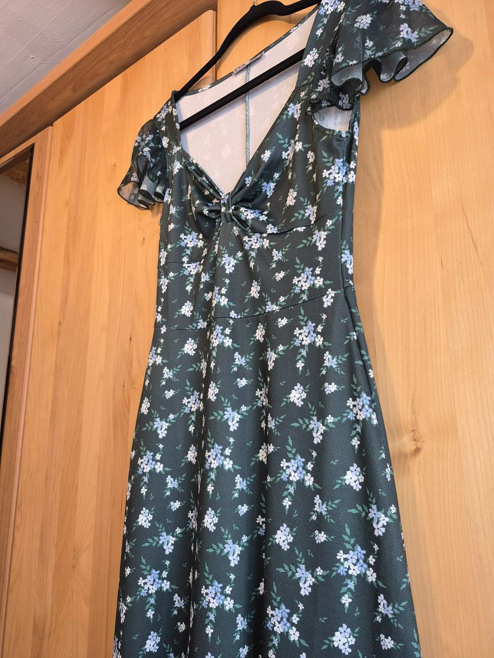 Vestiti: Maxi Kleid Grün – Usato da Russikon venduto da ENA.W22 3