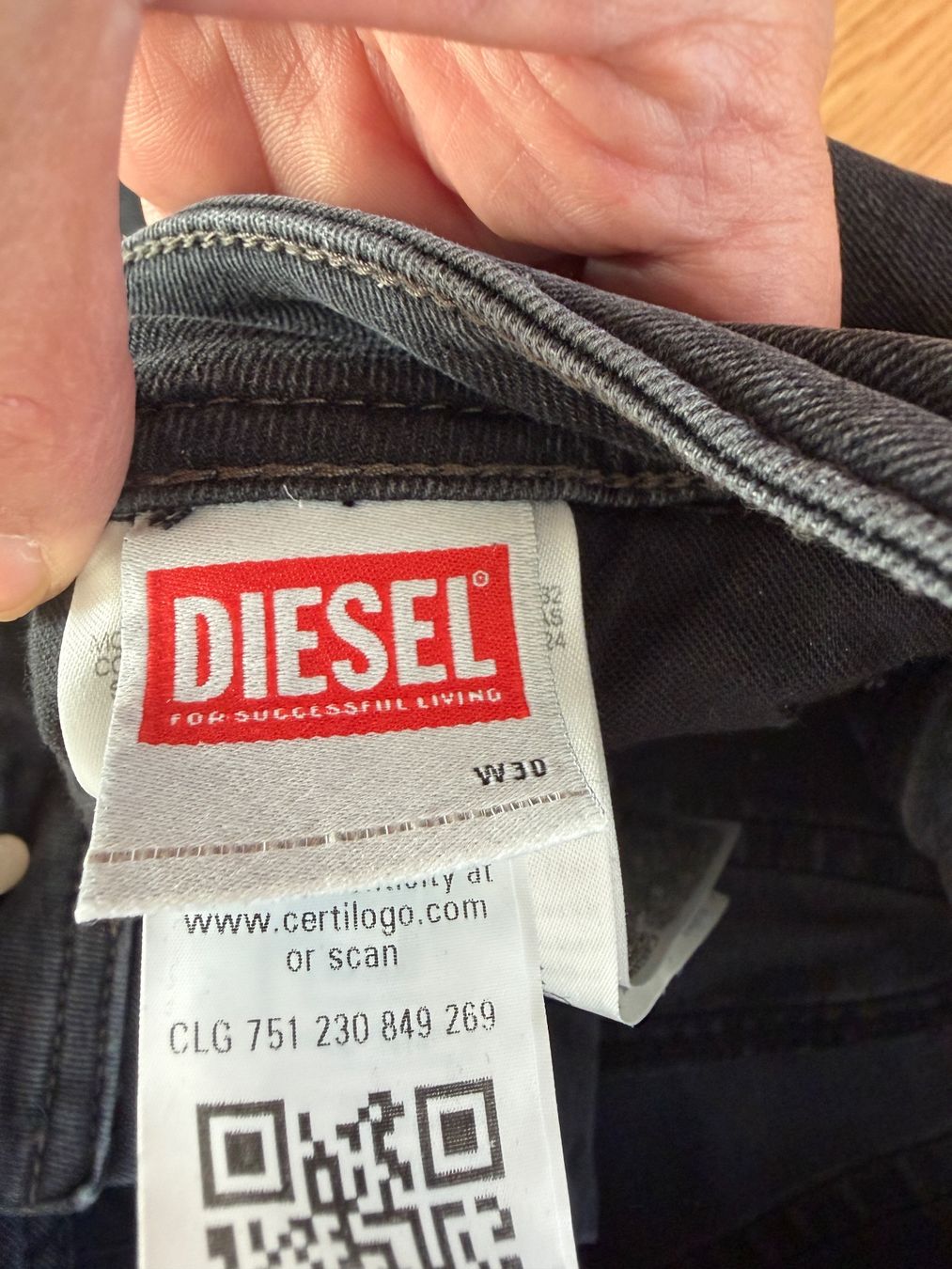 Diesel Jeans: Diesel Jeans Gr. 30 Neu – Nuovo (secondo la descrizione) da Ehrendingen venduto da Nr.7 2
