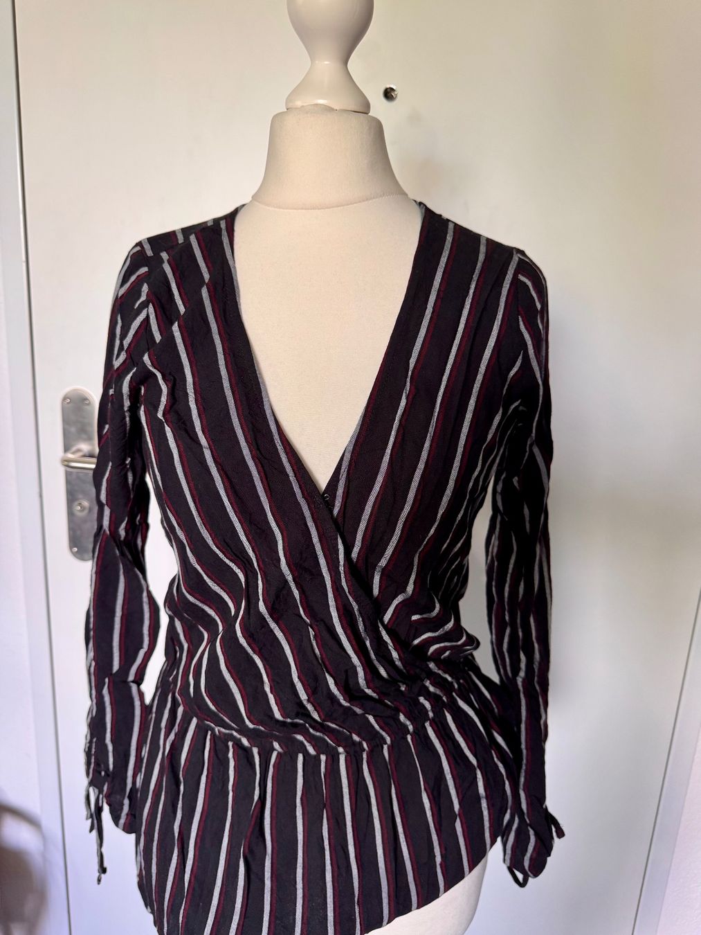 Hollister Tute: Jumpsuit Hollister gestreift Gr. S – Usato da Rothrist venduto da Fondgruebe