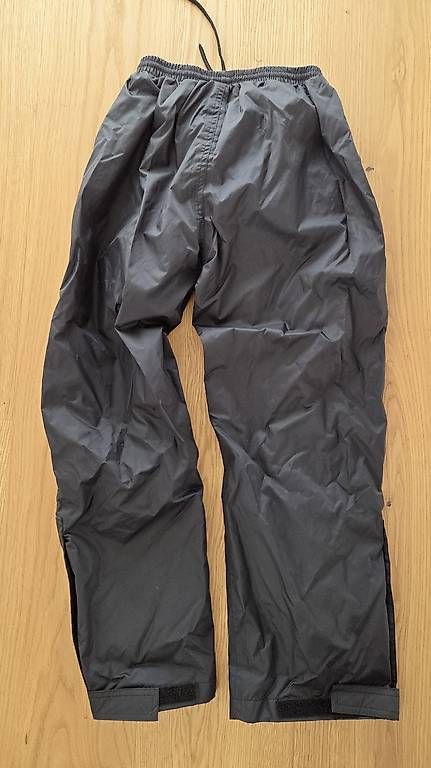 Pantalons: Regenhose Gr.140 – Neuf avec emballage d'origine à Eggersriet par monibenz79 1
