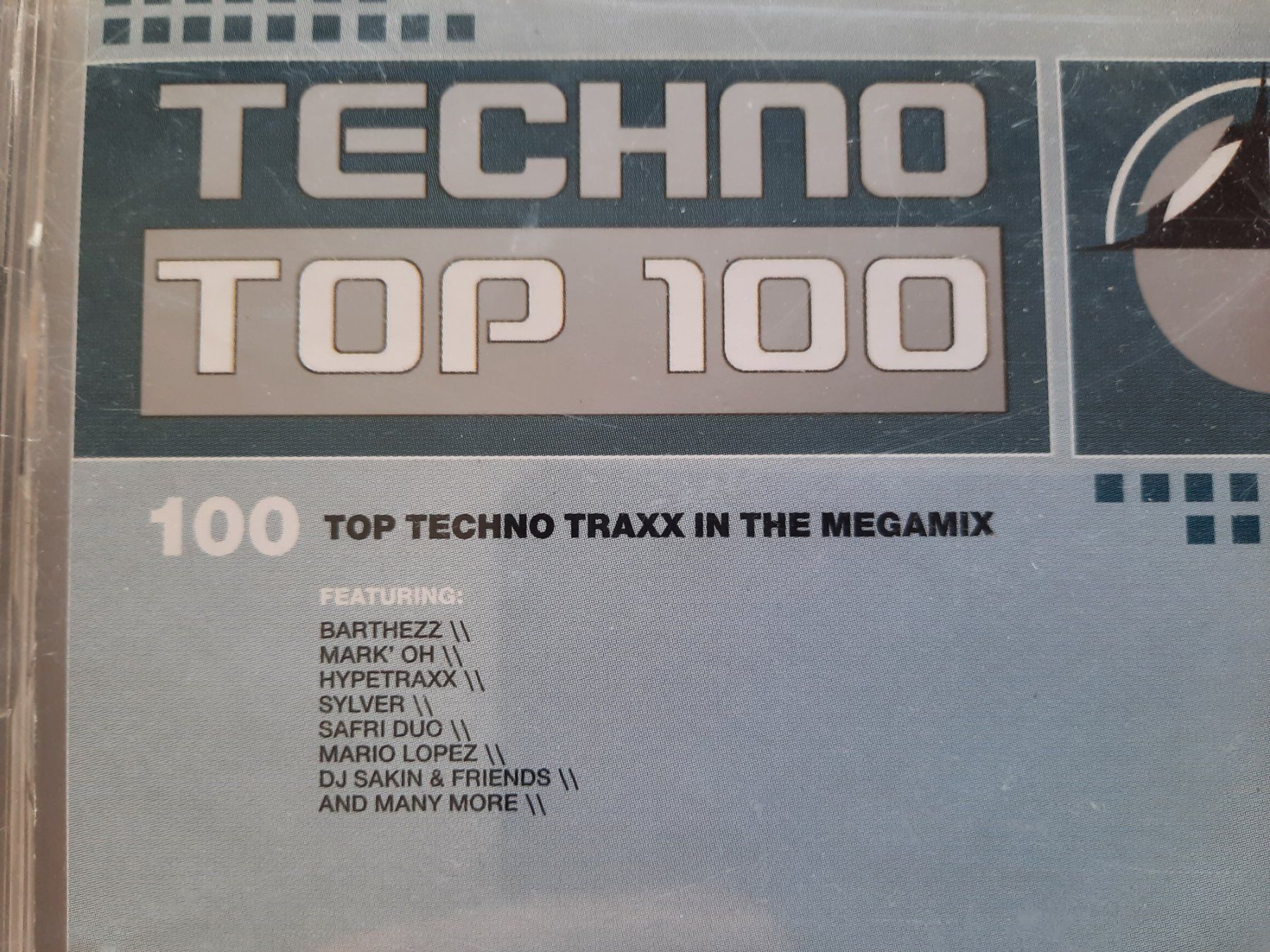 CDs: CD Techno Tops 100 / 100 Top techno tracks ( 2 Cds ) – D'occasion à Pully par bro_n52j 1