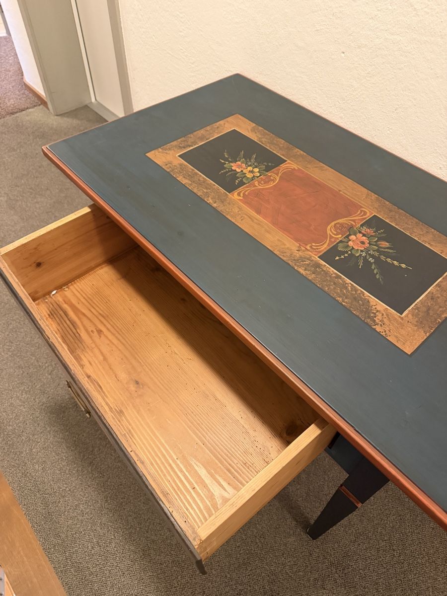 Tavoli: Console table with drawer painted floral design 
60 characte – Usato da Meilen venduto da zvezda18 2