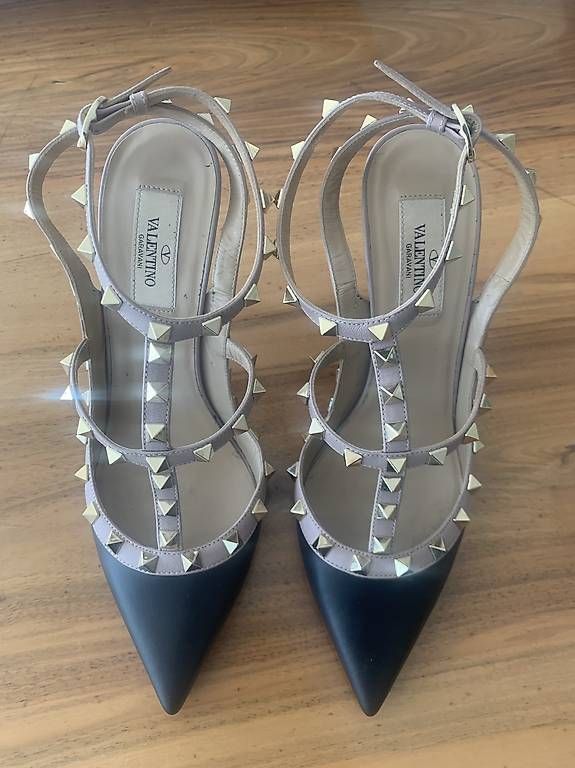 Scarpe da donna: Valentino Rockstud Pumps – Usato da Locarno venduto da Businesstrading