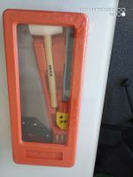 Neue Box mit Werkzeugen