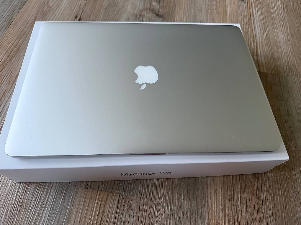 Apple Notebooks: MacBook Pro 15 – Gebraucht aus Teufen AR von daniela.si