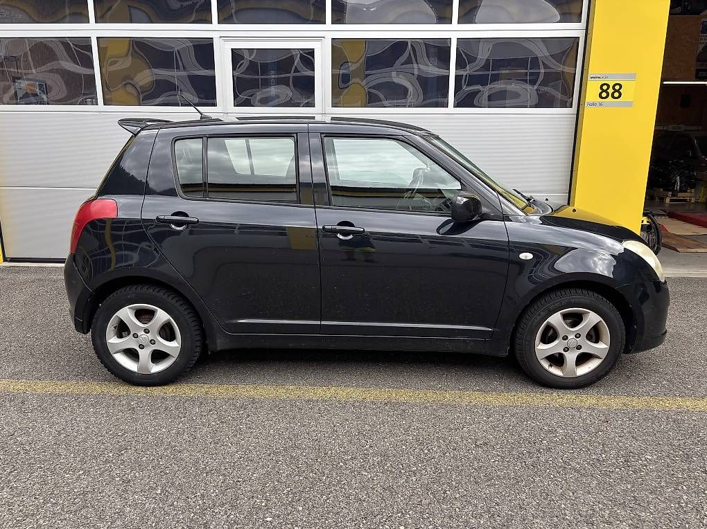 Suzuki Automobili: Suzuki Swift 1.3 4WD – Usato da Brunnen venduto da drummerface 1