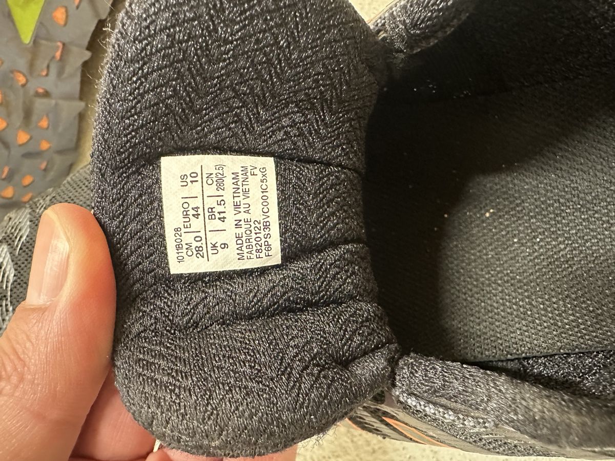 Asics Scarpe da uomo: chaussures de trail ASICS Trabuco Max taille 44 – Usato da Zürich venduto da Marcouyou 3