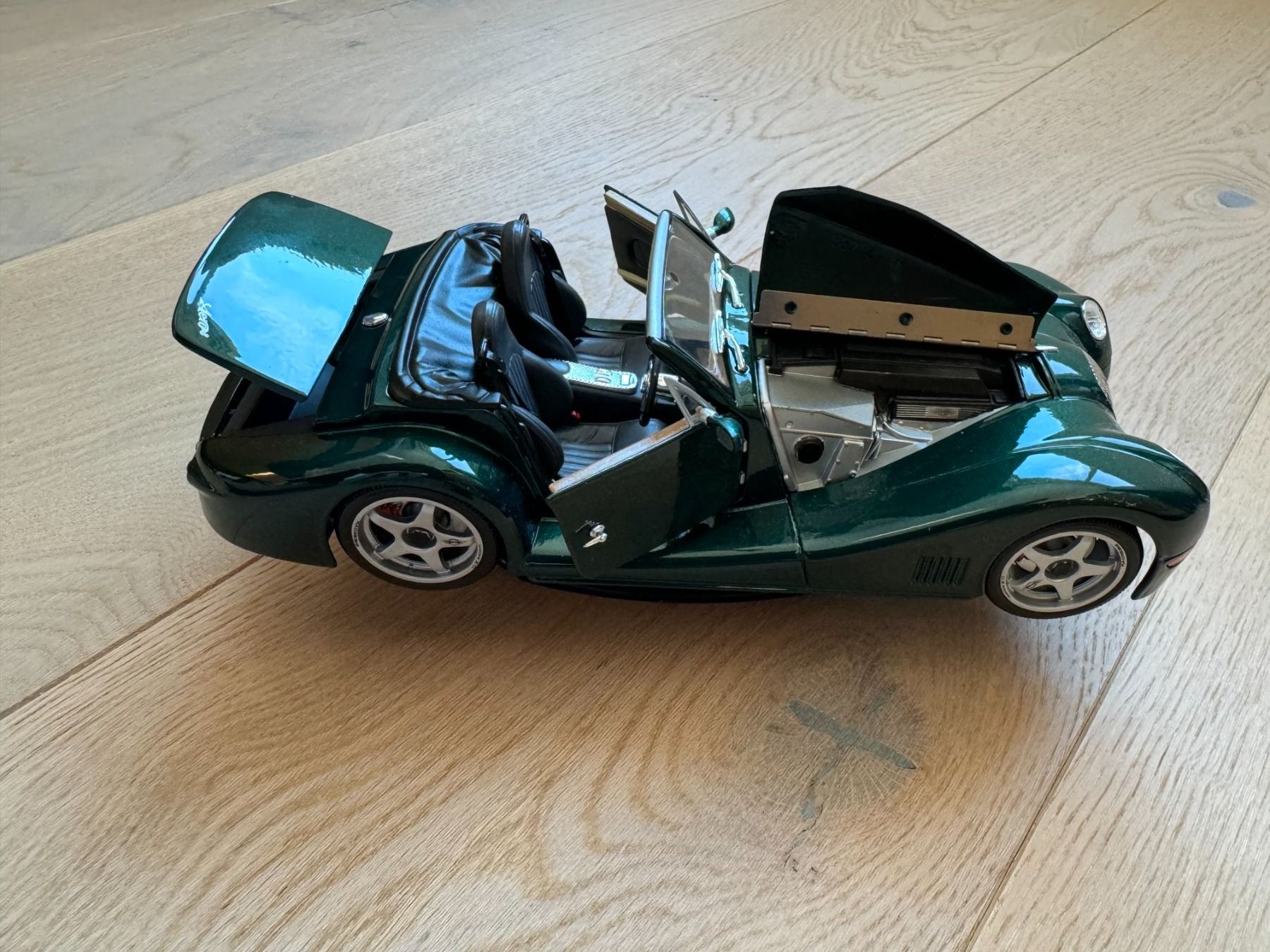 Morgan Modellini d'auto: Modell-Auto MORGAN Aero8. Spritzguss  **NEU** – Nuovo (secondo la descrizione) da Siebnen venduto da Trans-Am 4