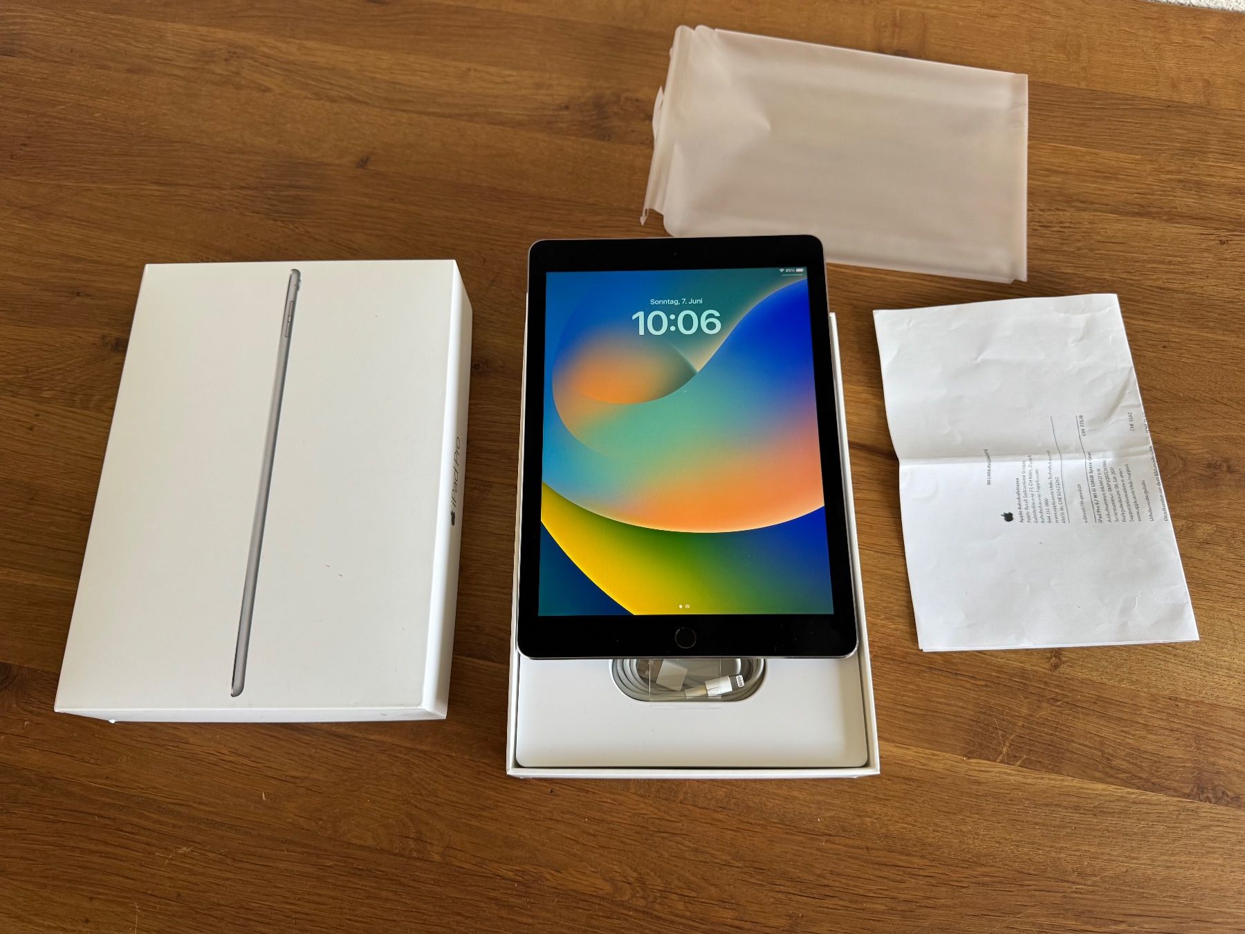 Apple Tablet PC: Apple iPad Pro 9.7" 128GB Space Grau Top – Usato da Frauenfeld venduto da max11116 6