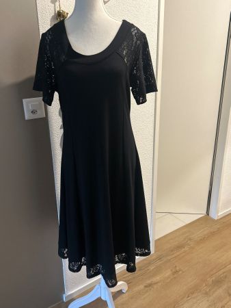 Damen Kleid schwarz mit Spitze von Anna Field Curvy