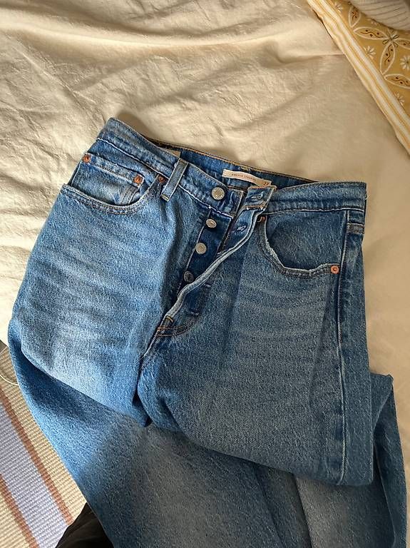 Jeans: Levis Ribcage Straight W27 L32 – Usato da Bern venduto da ani_k8vn 1