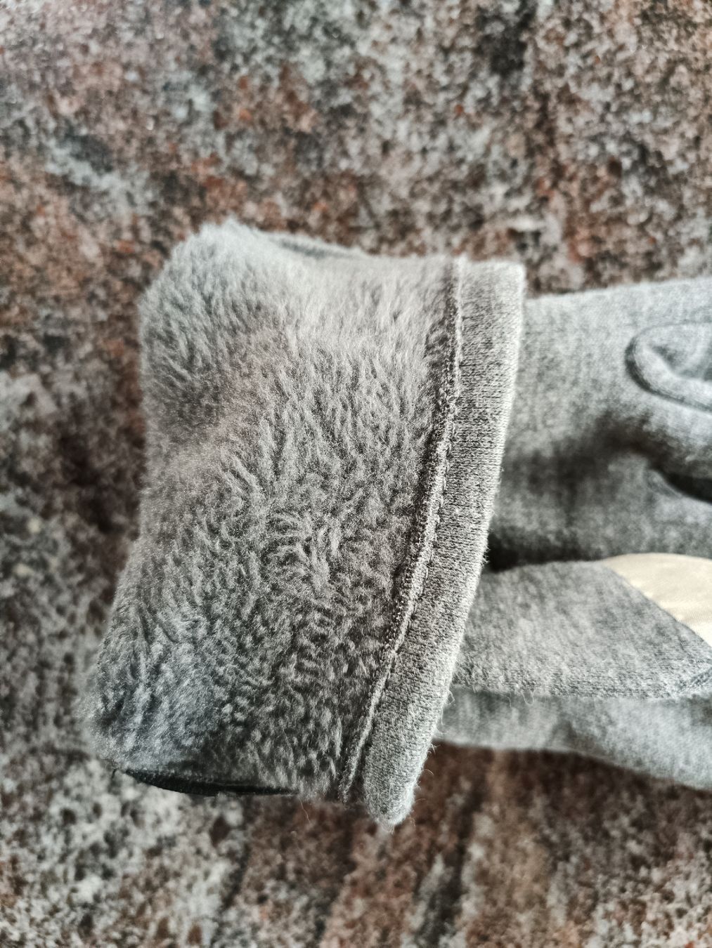 Guanti & manicotti: Handschuhe – Usato da Bätterkinden venduto da Elefantenzoo 2