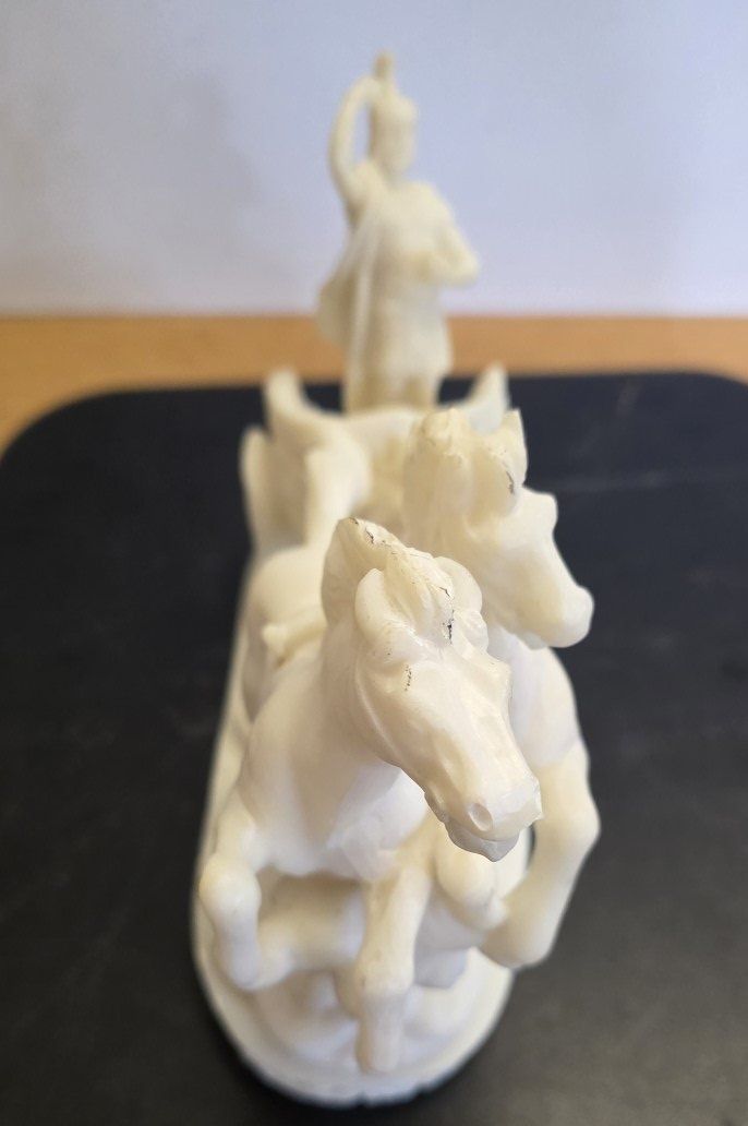 Sculture & Statue: Alabaster-Skulptur mit römischen Streitwagen – Usato da Flums venduto da Flumsantik 3