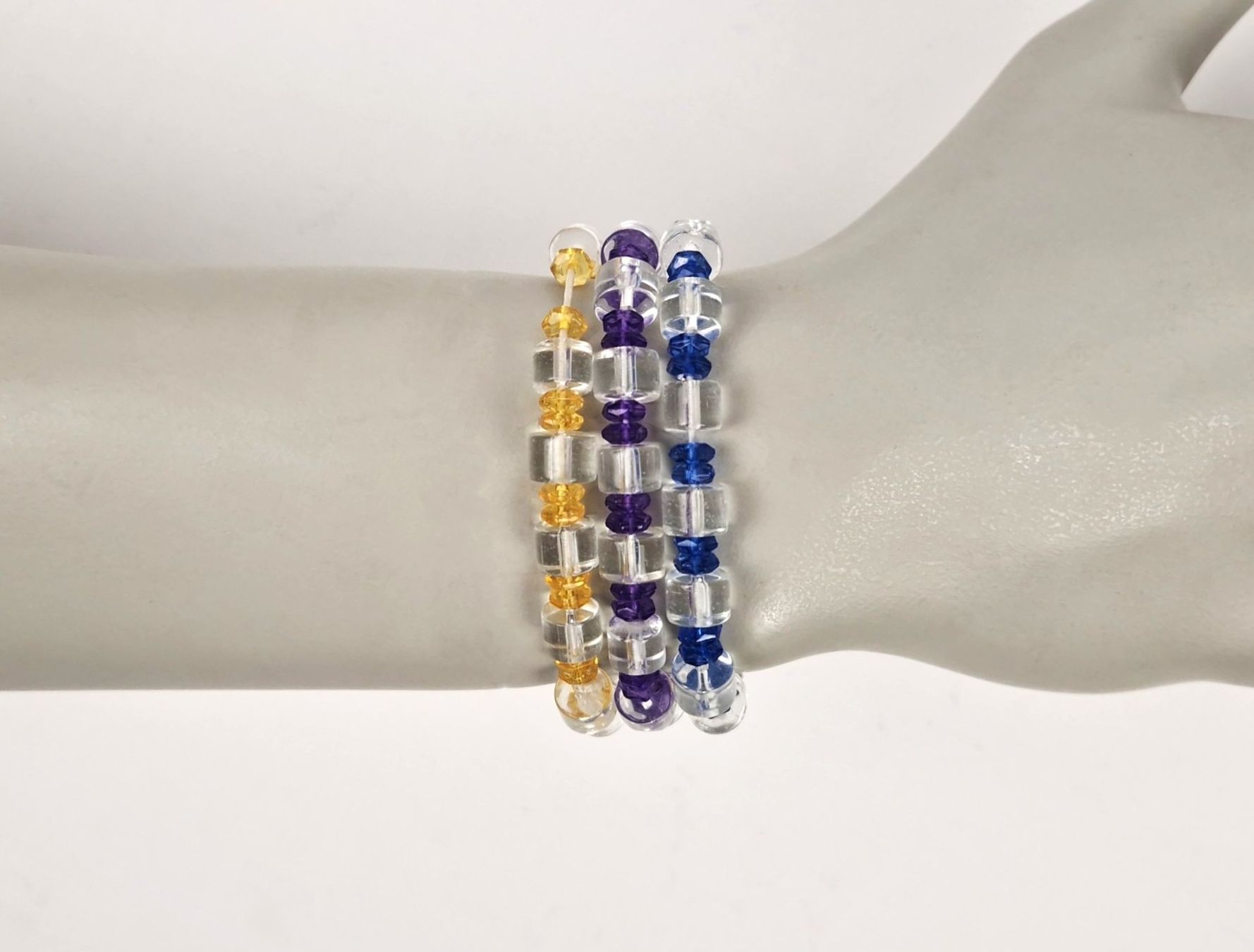 Bracciali & Braccialetti: Armbänder in Violett, Blau und Orange – Usato da Basel venduto da Restwert_Basel 1