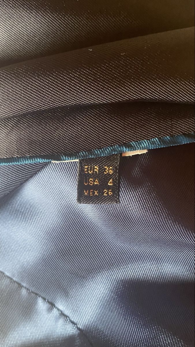 Massimo Dutti Giacche: Blazer Massimo Dutti, taille 36, marine, comme neuve! – Nuovo (secondo la descrizione) da Romont FR venduto da jeanne110 4
