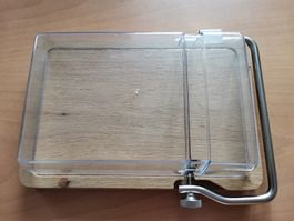 Boska Käsebrett  mit schneidhebel und Deckel, guter Zustand
