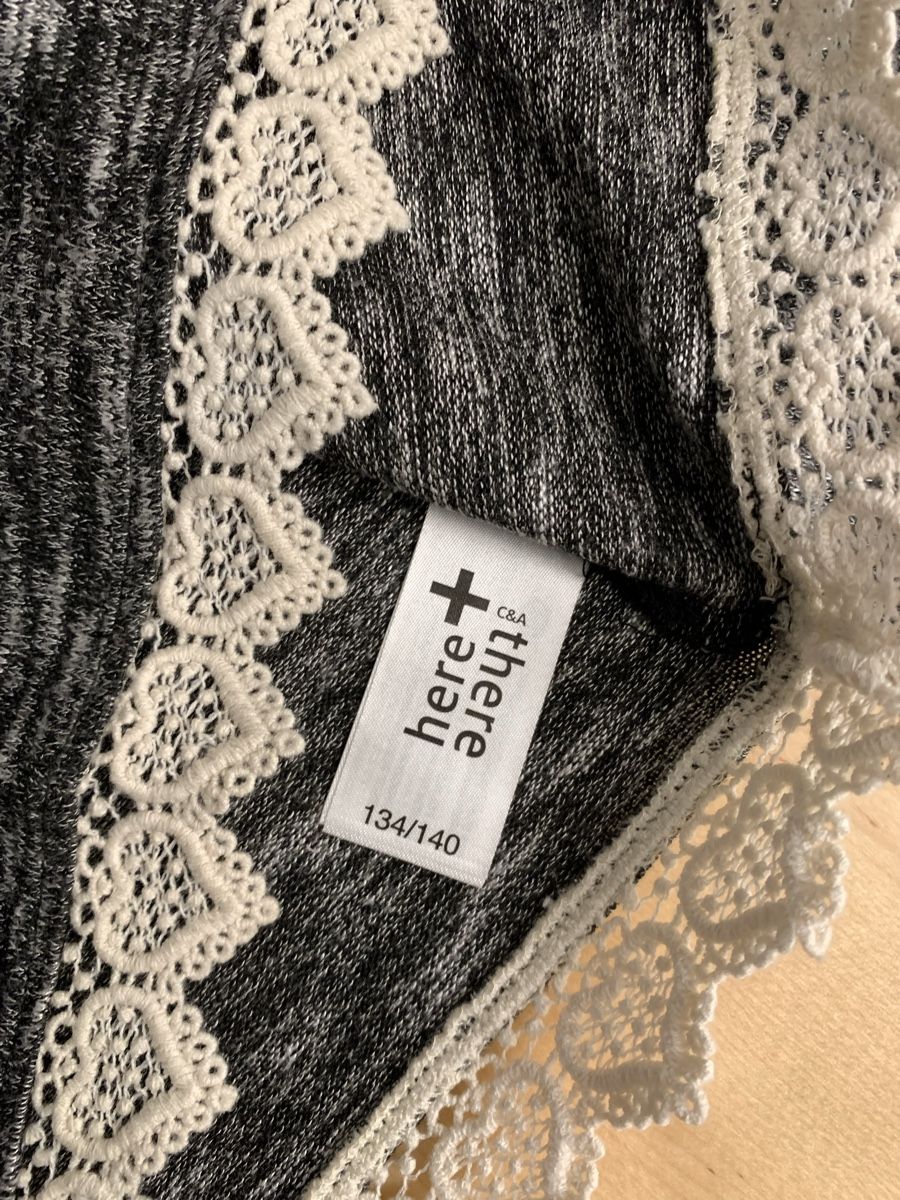 C&A Blusen, T-Shirts & Tops: Mädchen Bluse C&A Gr 134/140 wie neu – Neu (gemäss Beschreibung) aus Zürich von Gross9 2