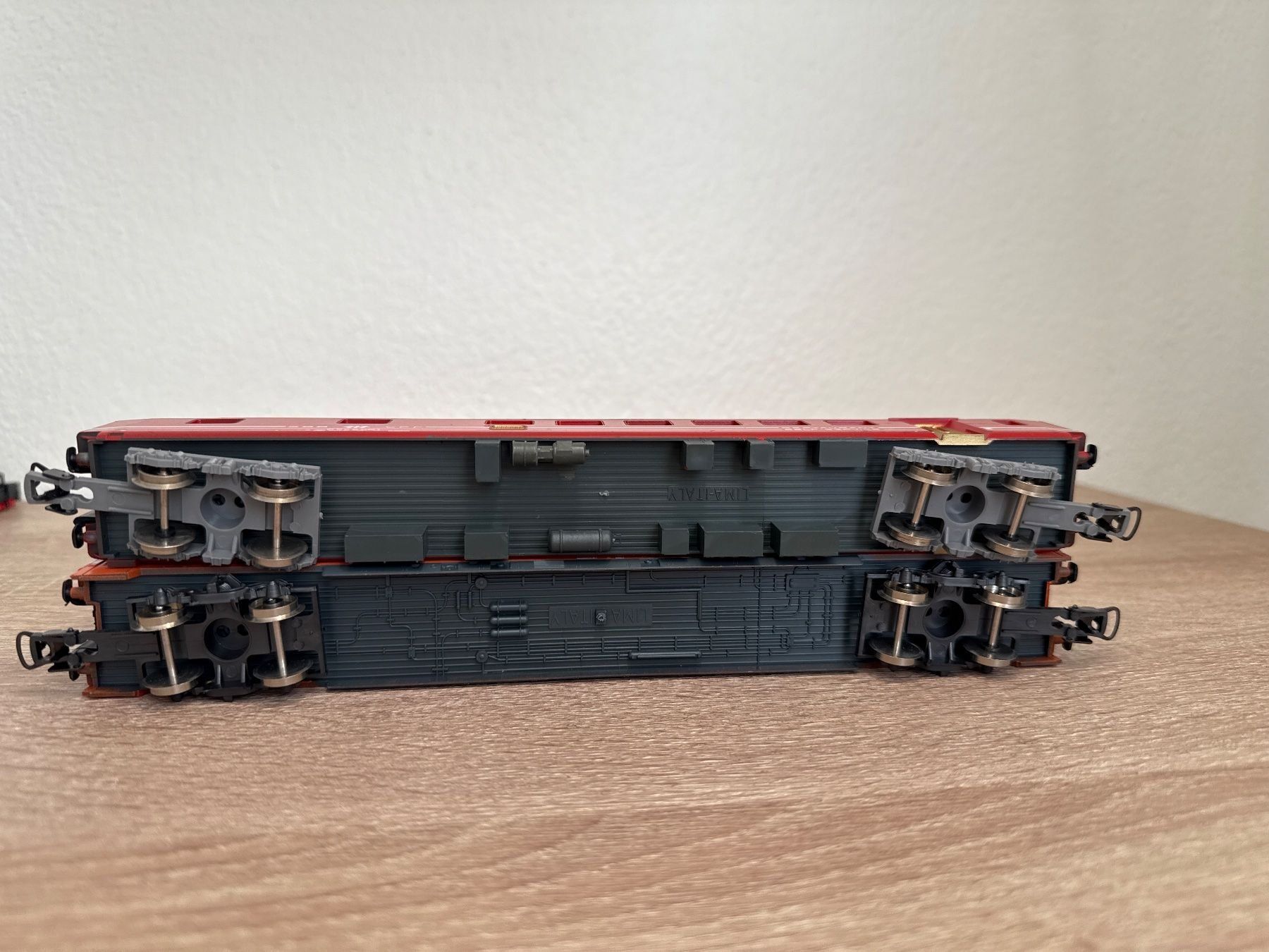 Lima Modellini di ferrovie: Lima 2x Personenwagen SBB (F) – Usato da St-Aubin-Sauges venduto da Lo_Go 3