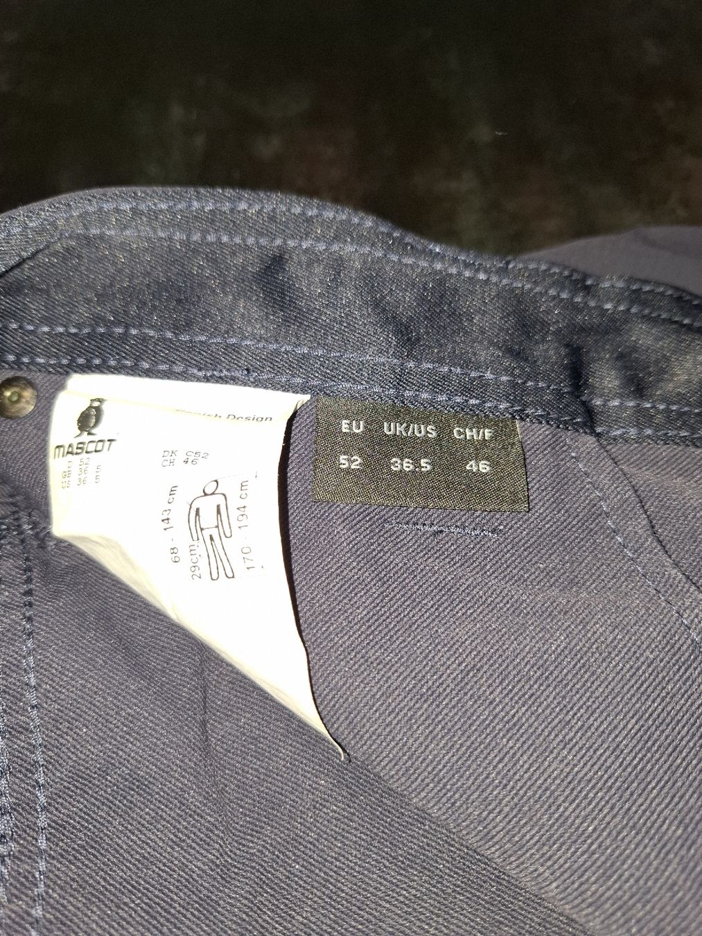Pantaloni: Mascot Arbeitsshorts dunkelblau Grösse 46 neu – Usato da Siebnen venduto da Knipser5 2