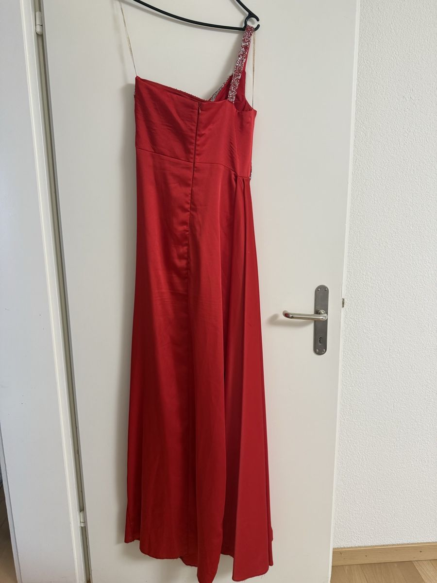 Robes: Abendkleid Rot – D'occasion à Bülach par Siar1 1