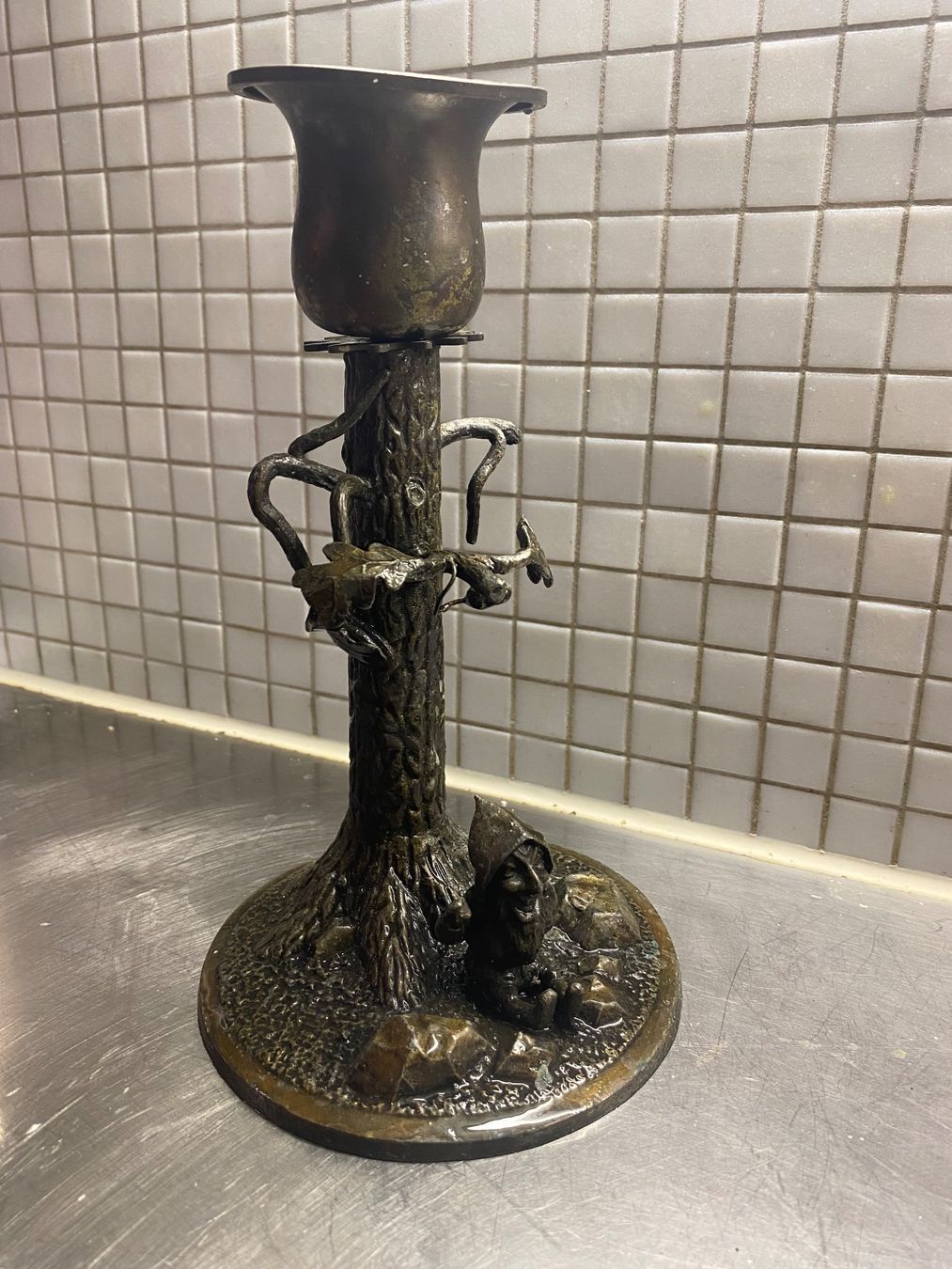 Portacandele: Kerzenständer Bronze mit Zwerg, Baumstammmotiv – Usato da solothurn venduto da soko75