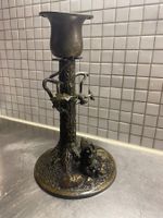 Kerzenständer Bronze mit Zwerg, Baumstammmotiv