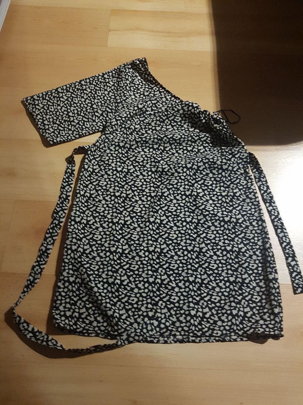 Blusen: Bluse/Kleid NIE ANGEZOGEN Gr.L – Neu (gemäss Beschreibung) aus Schöfflisdorf von CrRG21