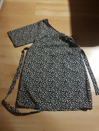Bluse/Kleid NIE ANGEZOGEN Gr.L