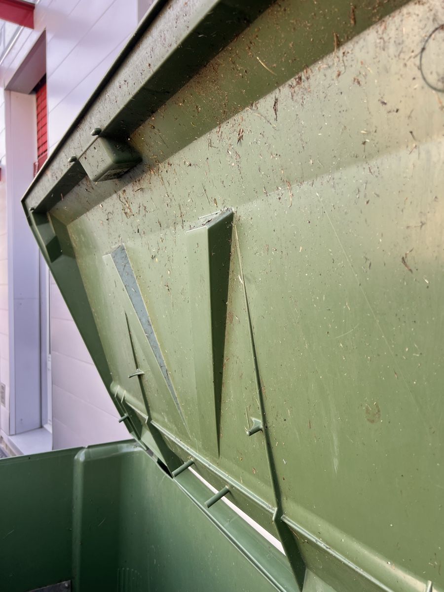 Banconi: Abfallcontainer grün auf Rollen gebraucht – Usato da Rüti ZH venduto da romano26 3