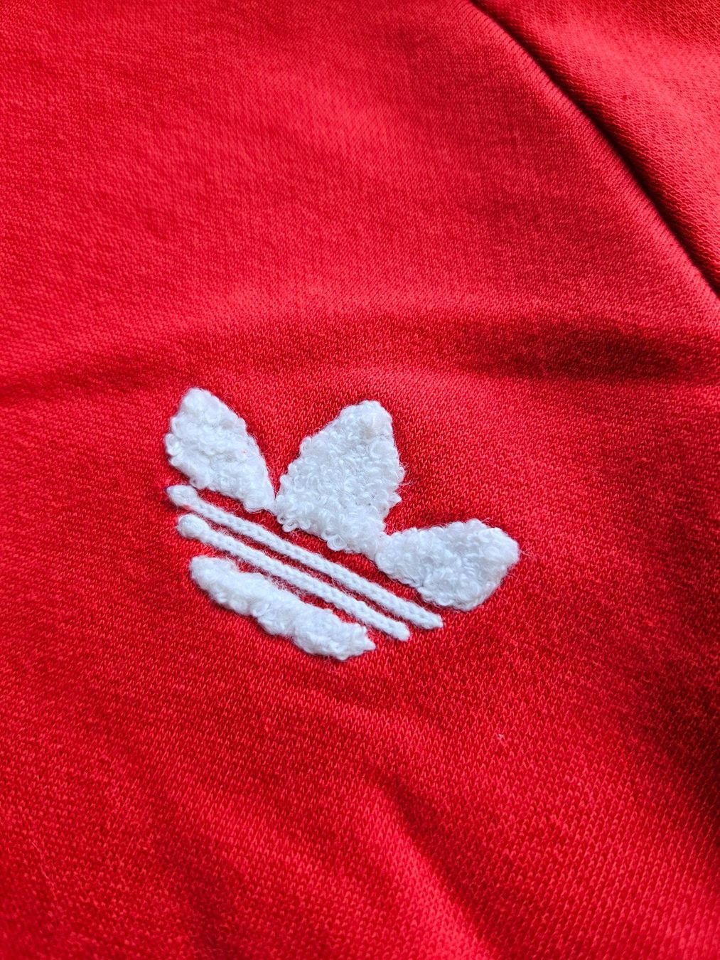 Adidas Pullover & Sweatshirts: Cropped Sweater adidas Grösse S retro Pullover Hoodie – Gebraucht aus Hägglingen von United-Village-Trade 2