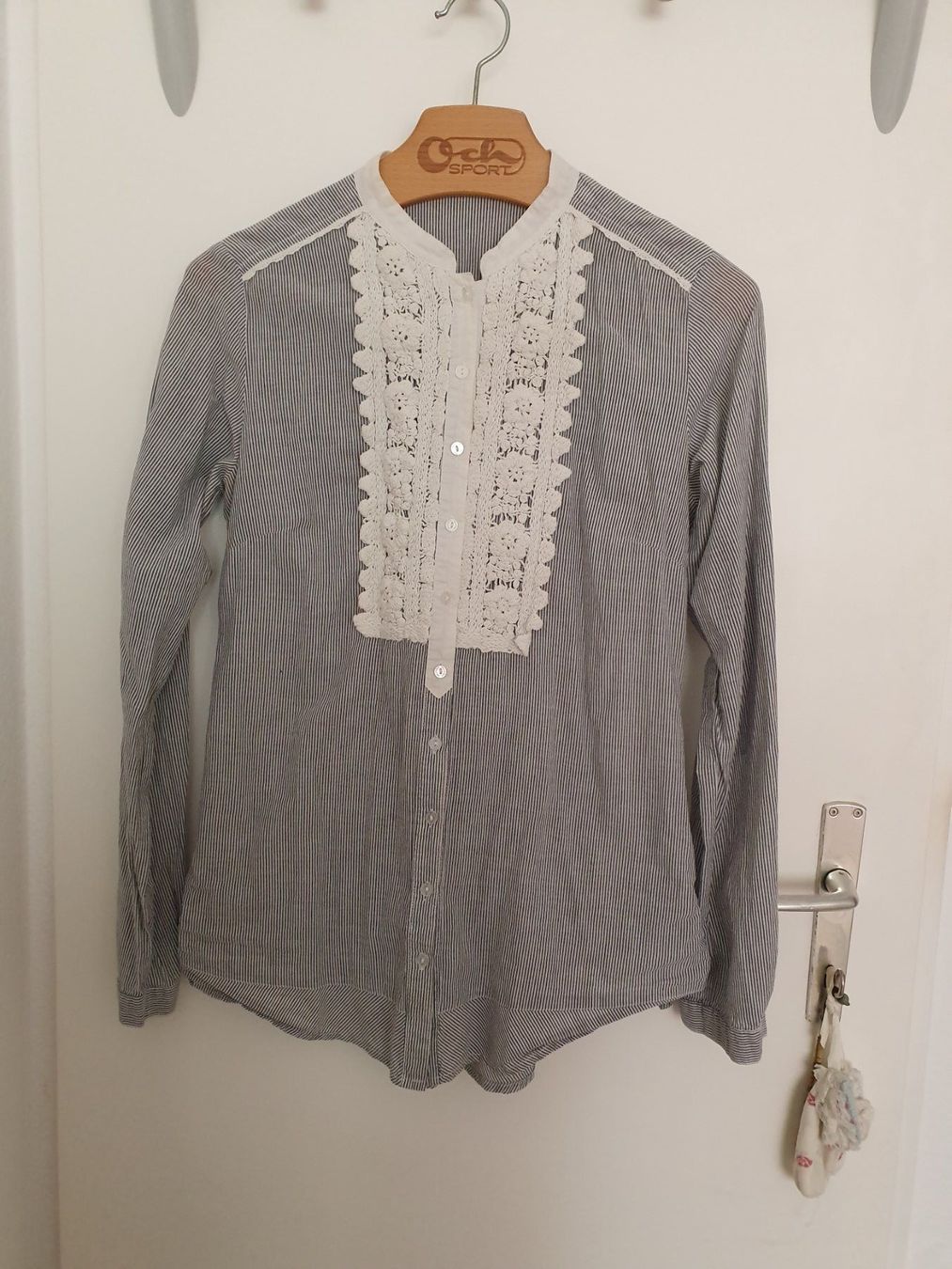 Hallhuber Camicette: Raffiniertes HALLHUBER Hemd mit Spitze, 100% Baumwolle, Gr36 – Usato da Zürich venduto da natalos