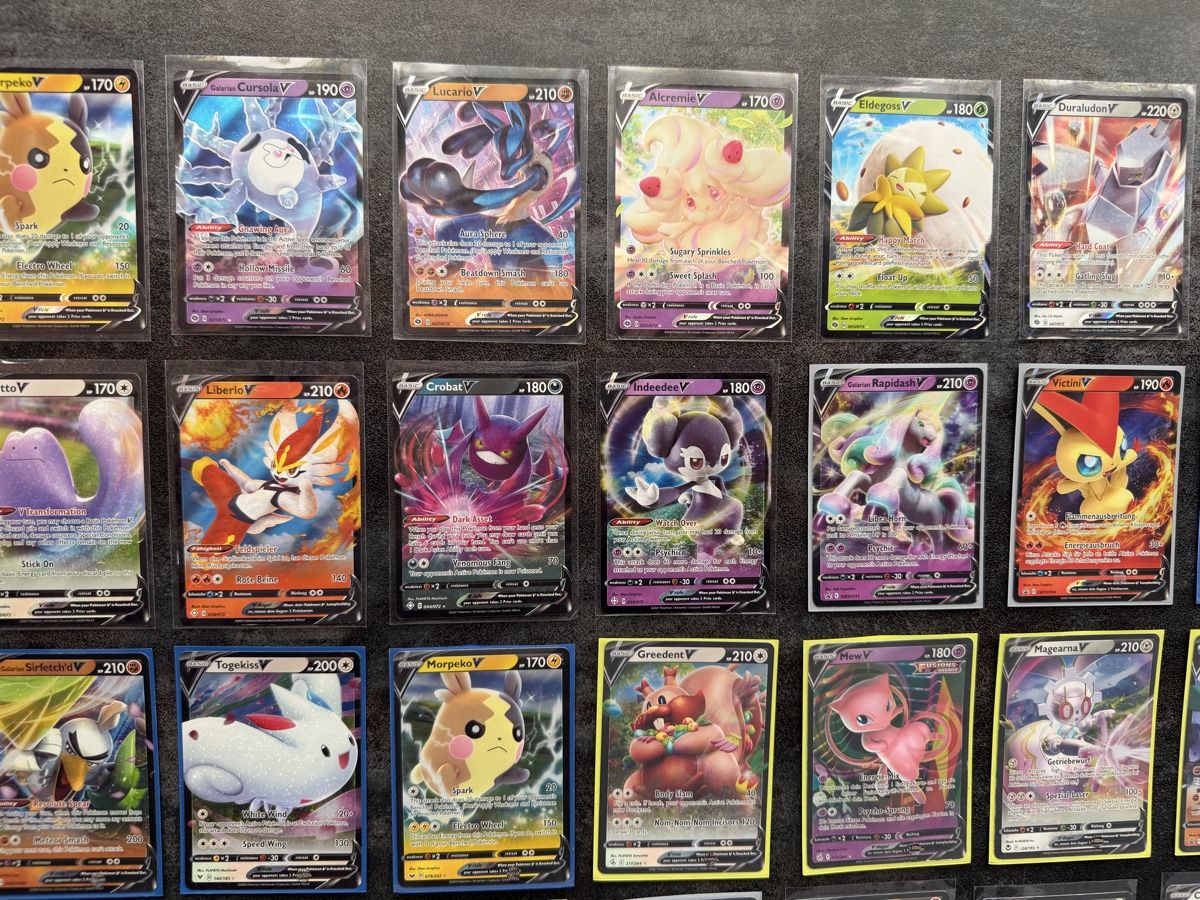 Pokémon Sammelbilder & Trading cards: 72 x Pokémon V Karten – Gebraucht aus Kaiseraugst von 420n 2