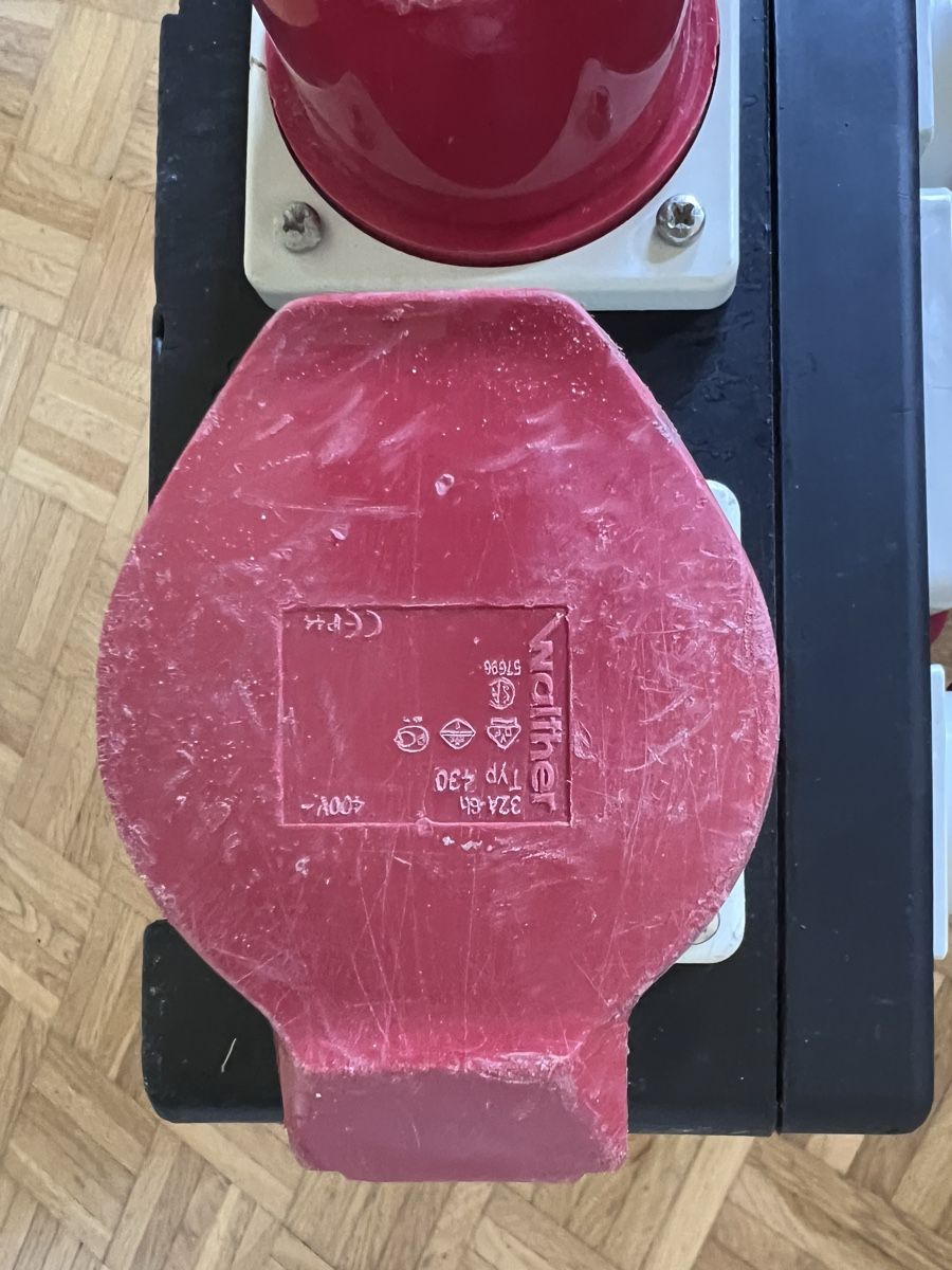 Elettrotecnica: Baustromverteiler Stromverteiler Baustrom Kasten 32A – Usato da Wädenswil venduto da Cyril240 4