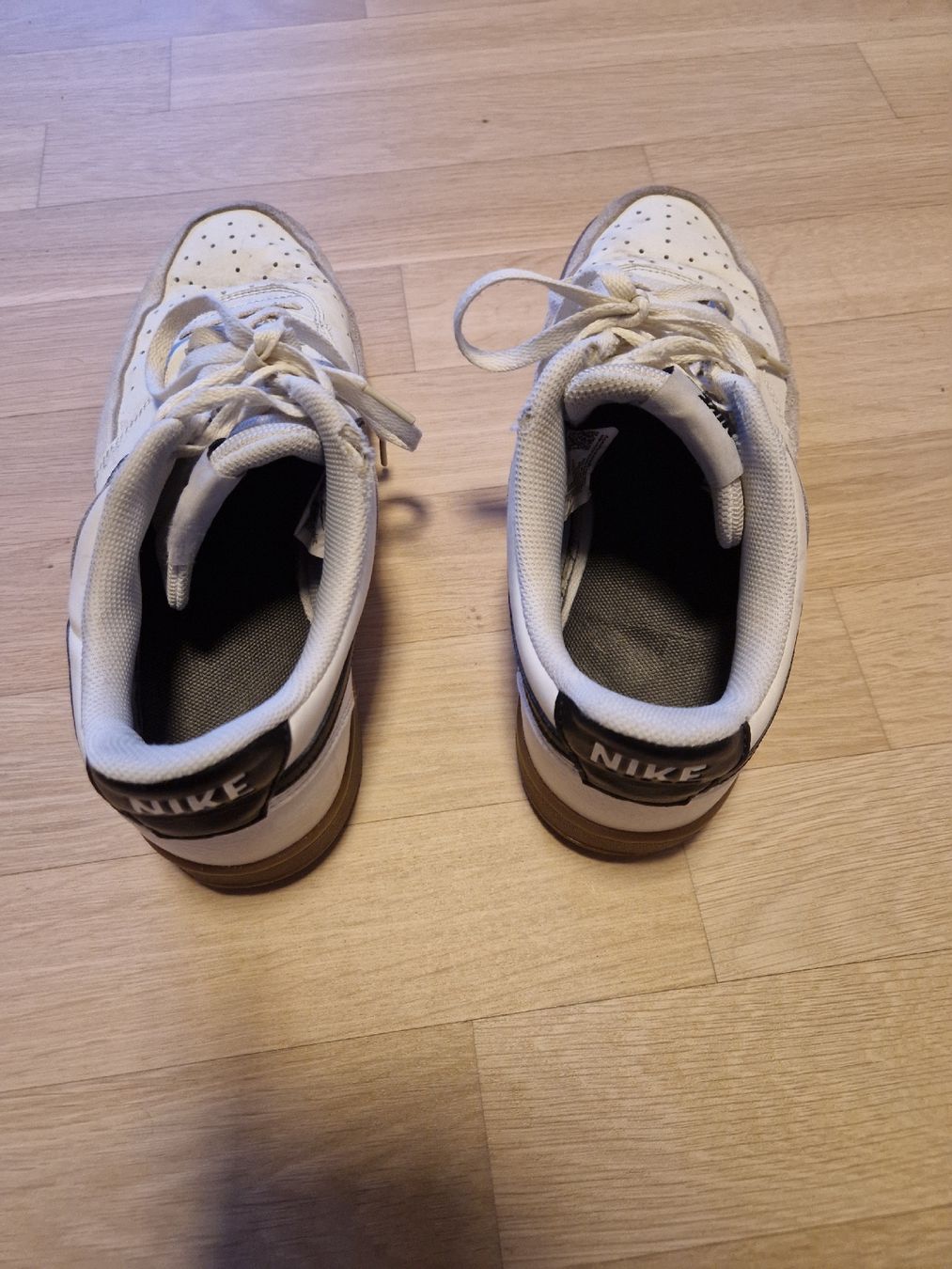Nike Scarpe da uomo: Nike Schuhe, weiss, gebraucht, Grösse 45 – Usato da Aesch BL venduto da Basilisk27 1