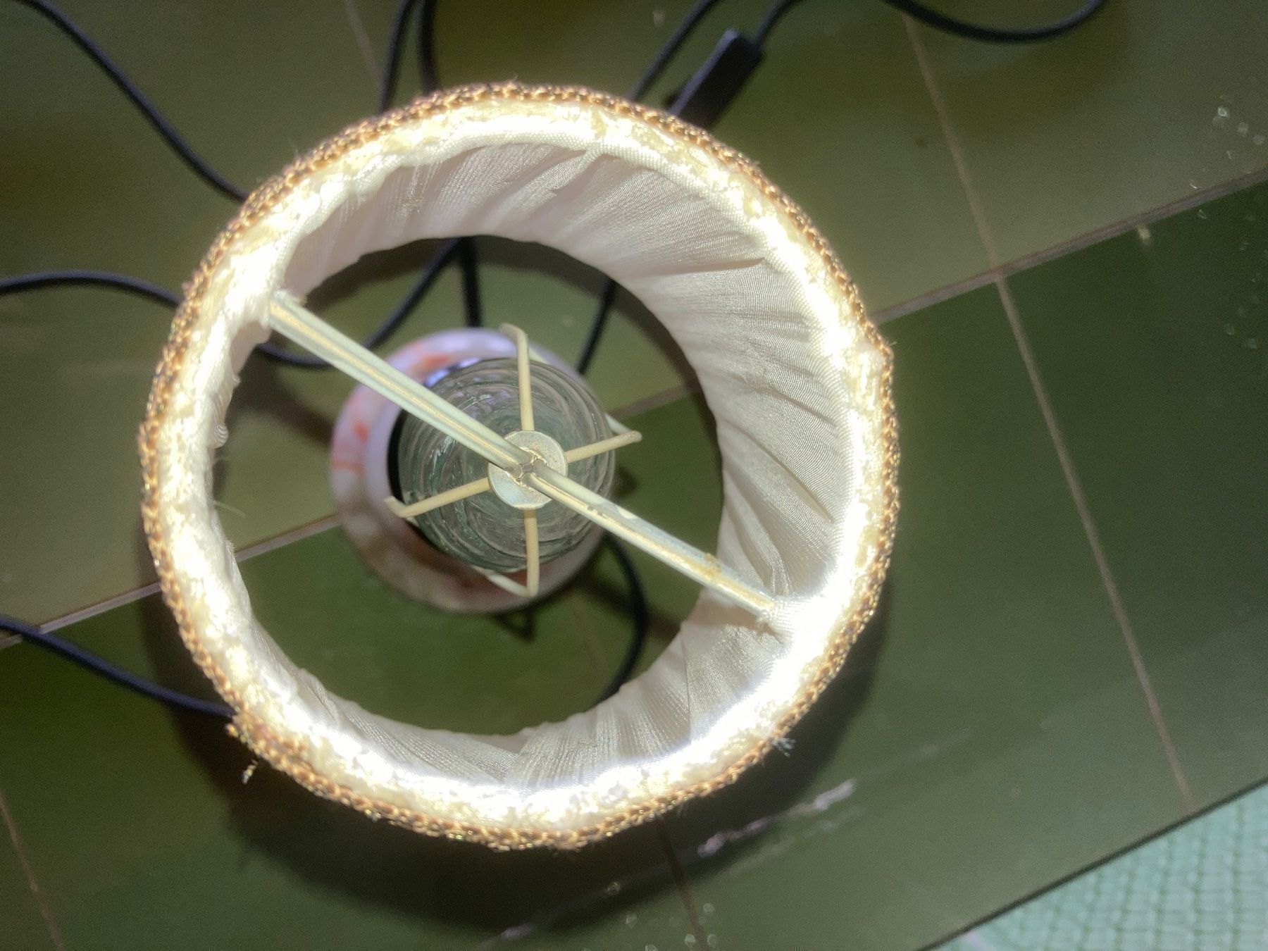Lampade: Tischlampe, E14, Nachttischlampe – Usato da Neftenbach venduto da 889095 7