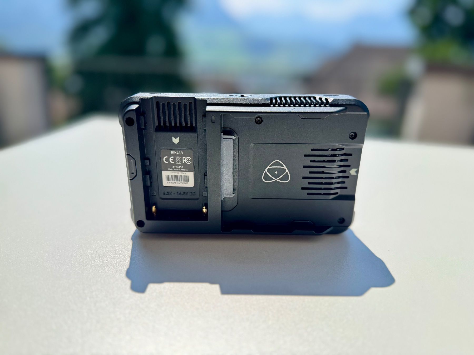 Atomos Aufnahmegeräte: Atomos Ninja V + 1TB SSD + 2 Akkus + Ladegerät – Gebraucht aus Schwyz von dgxspark