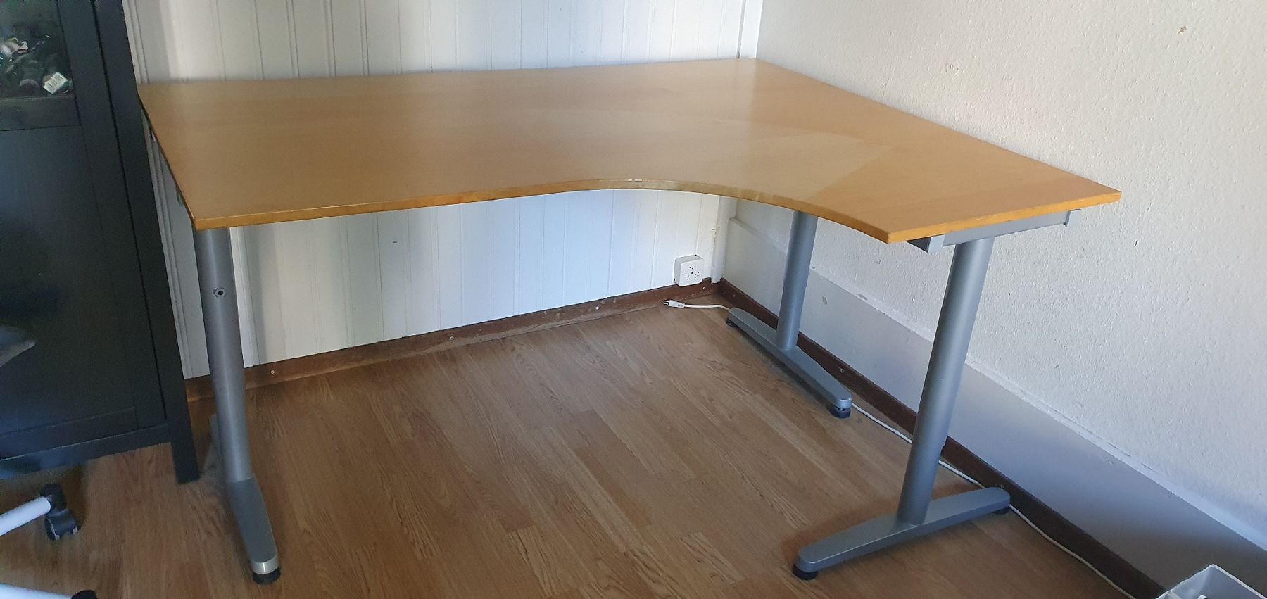 Ikea Scrivanie: Schreibtisch IKEA gallant – Usato da Bern venduto da JimKnopf95 1