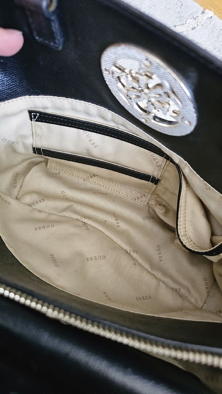 Guess Sacs femmes: Guess Tasche – D'occasion à Sierre par ReflektSlow 6
