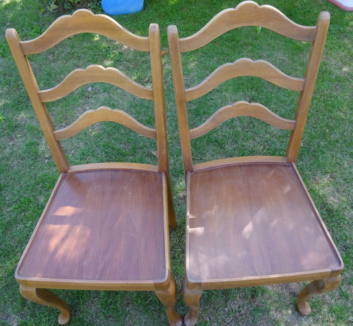 Stühle: 2 Zimmer Stühle Holz – Gebraucht aus Utzenstorf von BUtter81