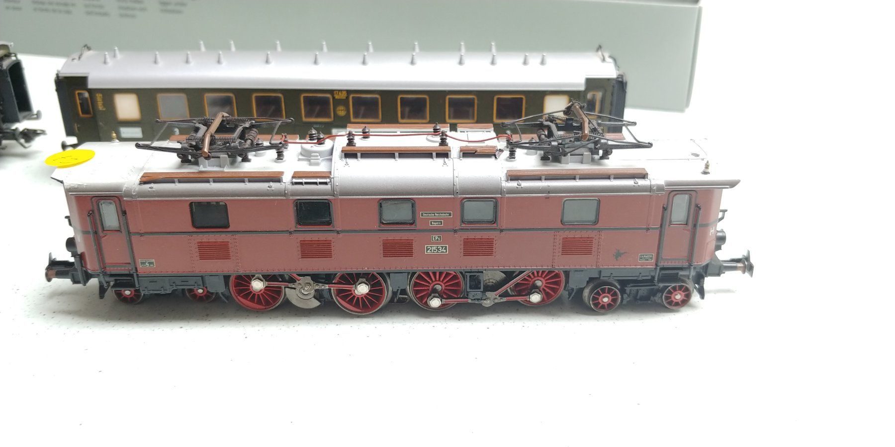 Märklin Modellini di ferrovie: Märklin Schnellzug-Set der ehemaligen DR 2660 digital – Usato da Waltenschwil venduto da Ardnas007 3