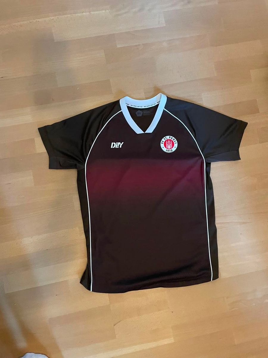 FC St. Pauli Canottiere & Pantaloni: St.Pauli Trikot – Nuovo (secondo la descrizione) da Zürich venduto da Alpina10