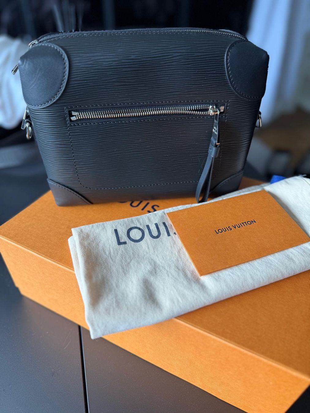 Louis Vuitton Sacs: Louis Vuitton Supple Trunk Messenger Bag Epi Leather – Neuf avec emballage d'origine à Walchwil par Bodytransformer2000 1