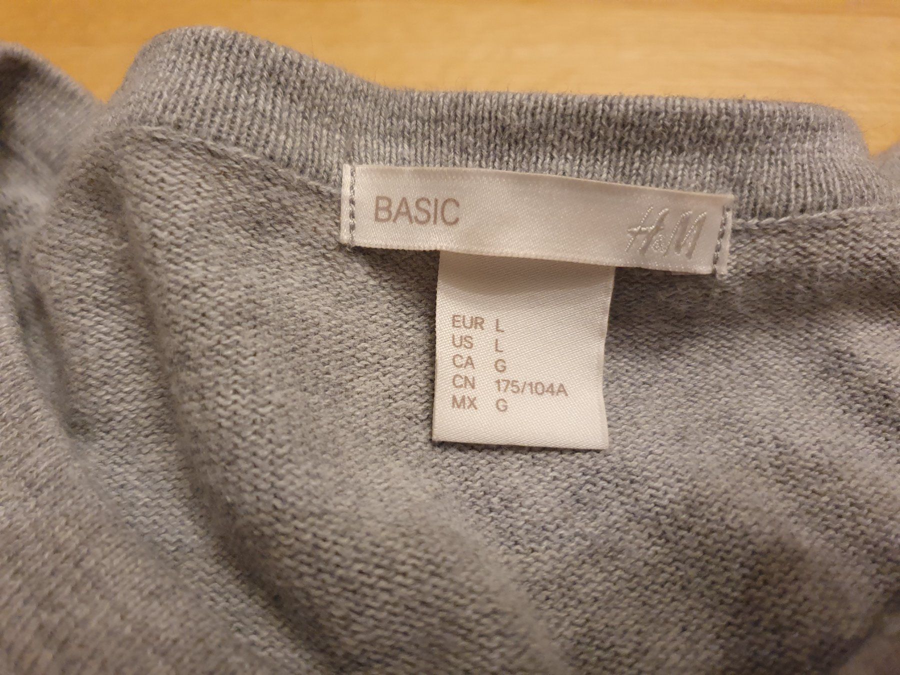 H&M Maglioni & Felpe: H&M Strickjacke Mädchen Gr. L Grau – Usato da Kloten venduto da Hektor44