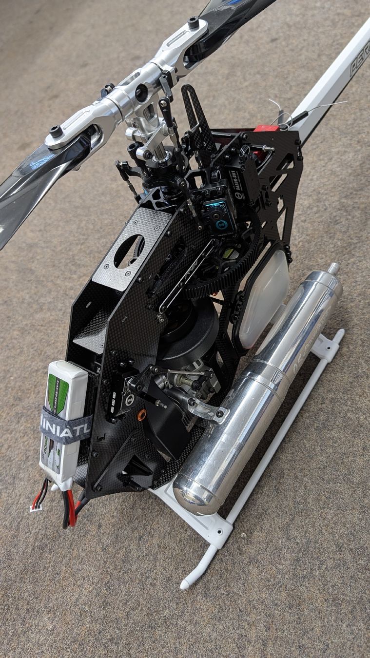 RC Kits de montage: Tron 700 Nitro BK Edition  – D'occasion à Langenthal par Modellflugzentrum 2