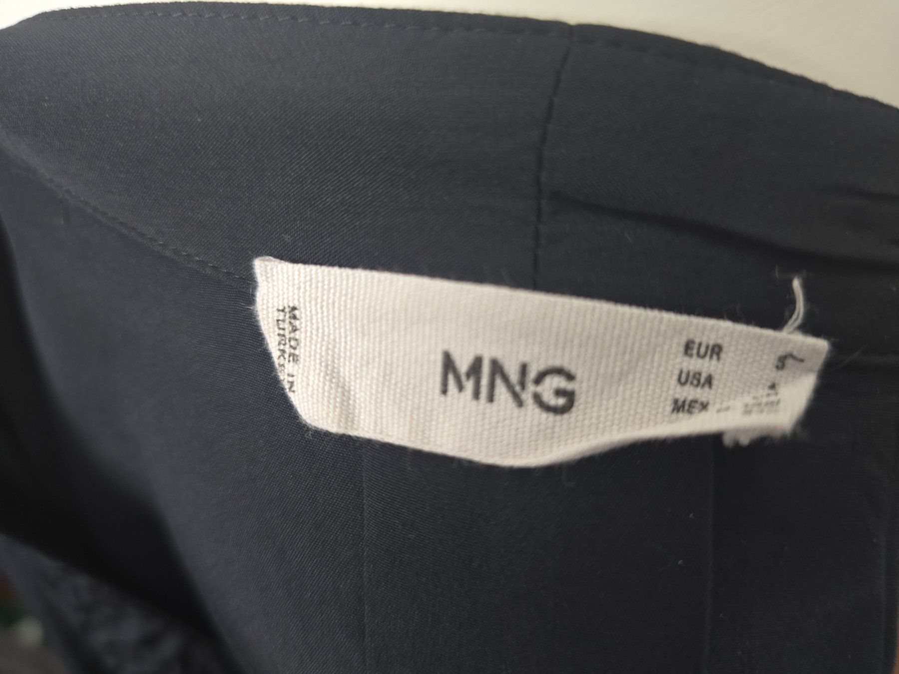 Mango Chemisiers: MANGO Blouse fluide T38 – D'occasion à Les Verrières par kitel79 9