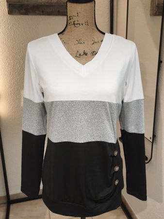 Damen Langarmshirt dreifarbig mit Zierknöpfen neuwertig